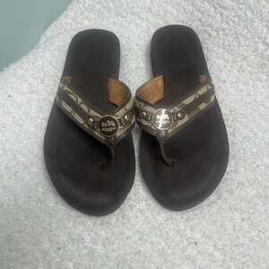Coach Jasmine Brown Signature Jacquard Wedge Thong Sandals Size 8